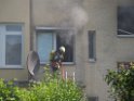 Brand Wohnung mit Menschenrettung Koeln Vingst Ostheimerstr  P048